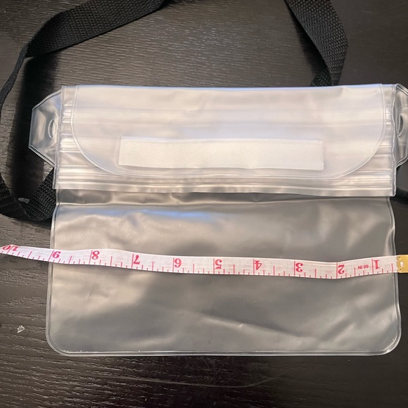 Cruise Accessory Waterproof Pouch with Waist Strap Waist Pack - Picture 9 of 12